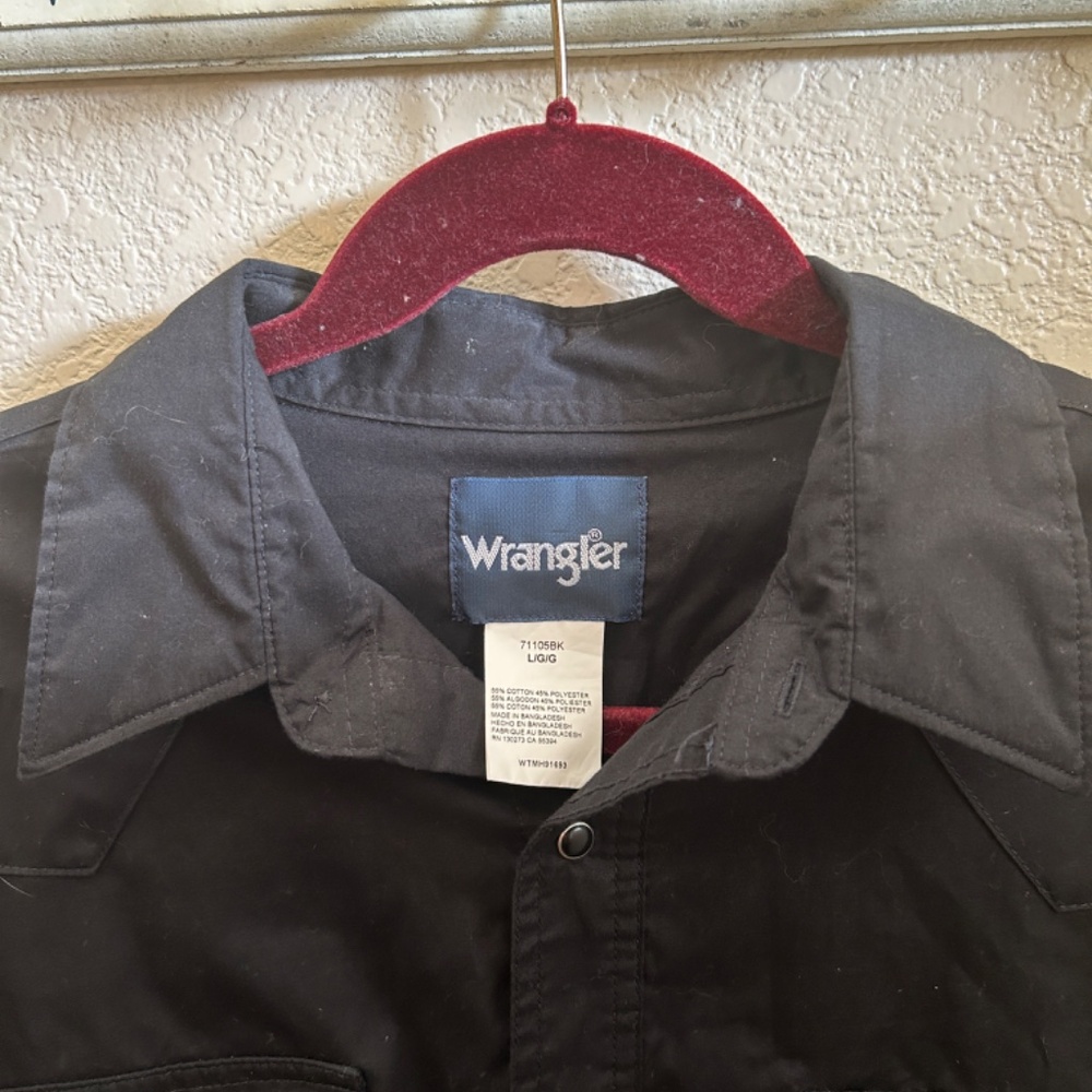 Wrangler button down - Picture 3 of 3
